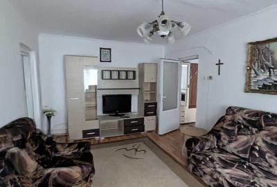 Apartament cu 3 camere semidecomandat în Central