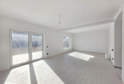 Casă cu 4 camere cu Teren 550 Mp în Centrul Civic - 2