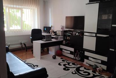 Apartament cu 3 camere decomandat în Fabric
