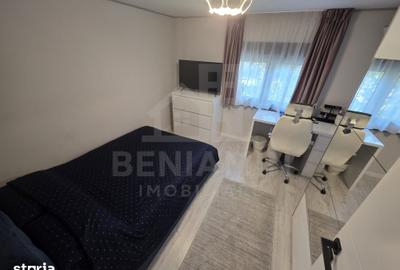 Apartament cu 3 camere decomandat în Calea București