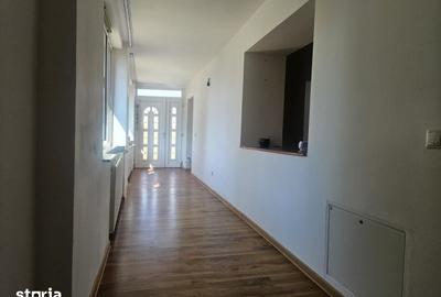 Casă cu 3 camere cu Teren 916 Mp în Sălard - 2