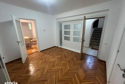 Apartament cu 5 camere în Dămăroaia - 1