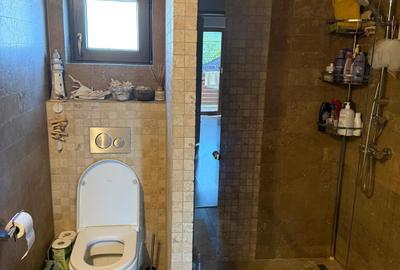 Casă individuală cu 8 camere cu Canalizare în Gară - 17