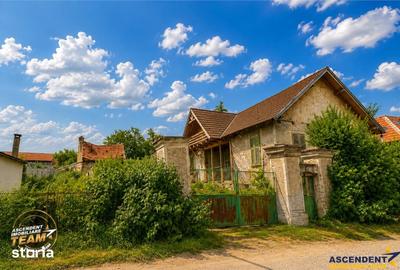 Casă cu 3 camere cu Teren 2770 Mp în Ozun - 3