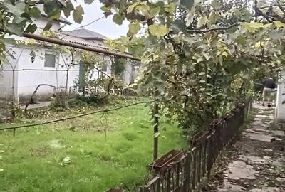 Casă cu 2 camere cu Teren 650 Mp în Central