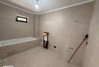 Casă cu 5 camere cu Teren 405 Mp în Crevedia