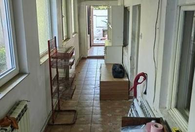 Casă cu 4 camere decomandat cu Teren 85 Mp în 1 Mai - 2