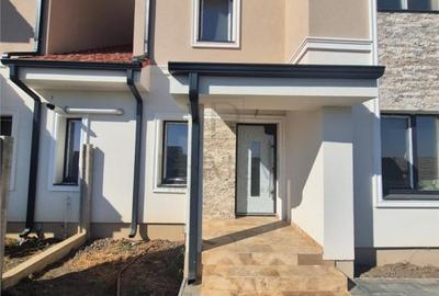 Casă cu 4 camere cu Teren 350 Mp în Moșnița Nouă