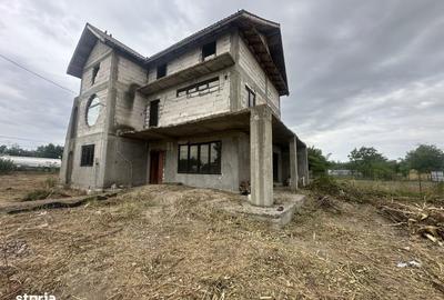 Casă cu 4 camere cu Teren 1248 Mp în Perieți - 3