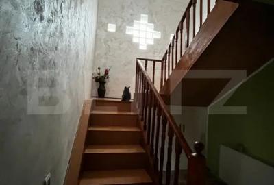 Casă cu 4 camere cu Teren 1500 Mp în Central
