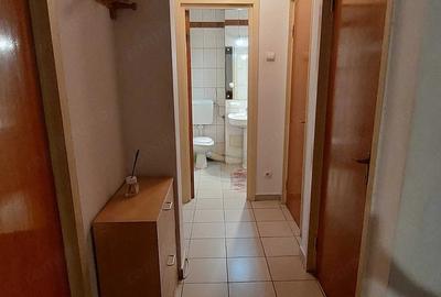 Garsonieră decomandată în Gorjului