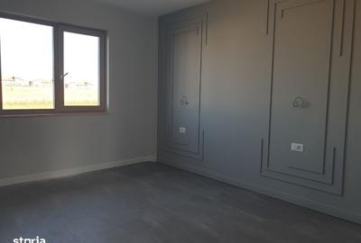Apartament cu 3 camere în Rediu