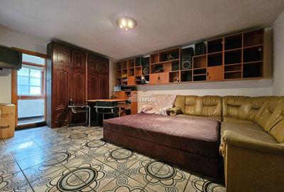 Apartament cu 4 camere decomandat în Micro 3