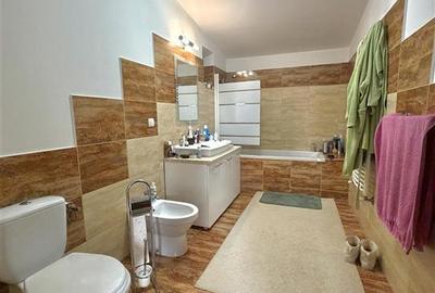 Casă cu 4 camere cu Teren 134.72999572754 Mp în Central - 3
