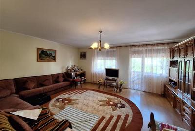 Casă cu 6 camere cu Teren 380 Mp în Ultracentral