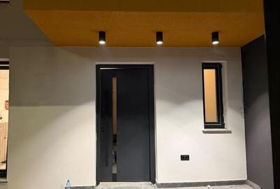 Casă cu 4 camere semidecomandat în Central