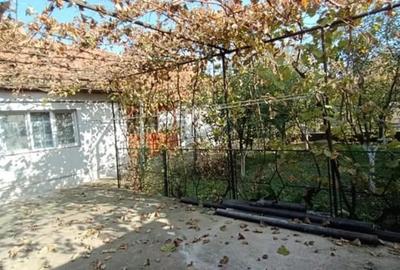 Casă cu Teren 270 Mp în Central - 2