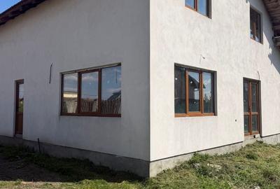 Casă cu 4 camere în Mândruloc - 6