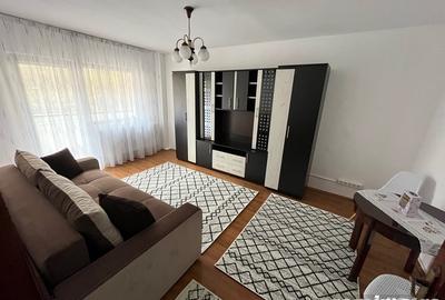 Apartament cu 3 camere decomandat în Complex Studențesc