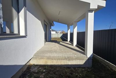 Casă cu 4 camere cu Teren 465 Mp în Central - 1