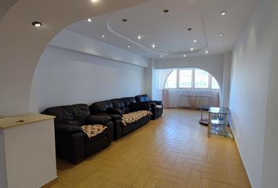 Apartament cu 4 camere decomandat, mobilat în Trocadero - 2