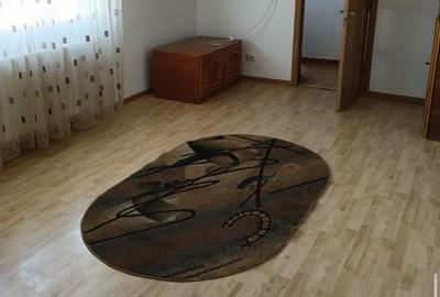 Apartament cu 2 camere în Podu Roș