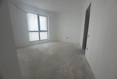 Apartament cu 3 camere semidecomandat, mobilat în Eminescu
