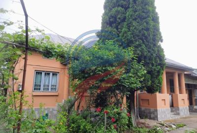 Casă individuală cu 5 camere cu Canalizare în Central - 9