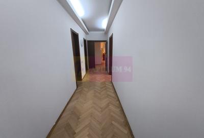 Casă individuală cu 7 camere cu Canalizare în Central - 23