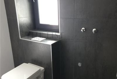 Casă cu 4 camere în Odăi