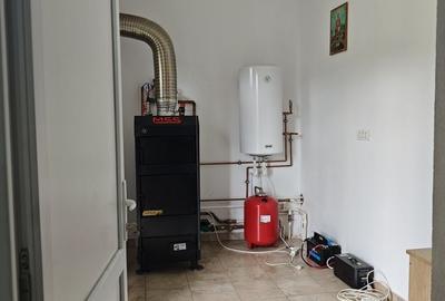 Casă cu 4 camere în Central