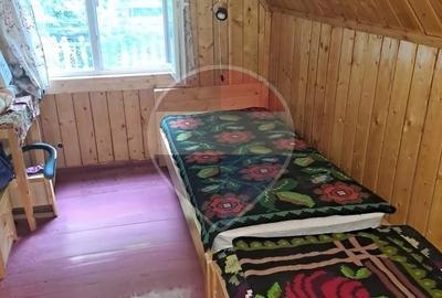 Casă cu 4 camere în Plopi