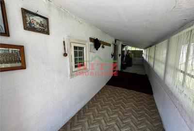 Casă cu 4 camere cu Teren 2437 Mp în Osica de Sus