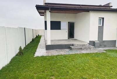 Casă cu 4 camere cu Teren 295 Mp în Domnești - 18