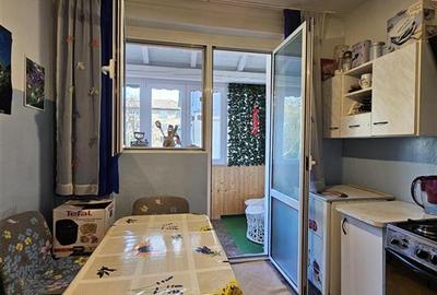 Apartament cu 2 camere decomandat în Est