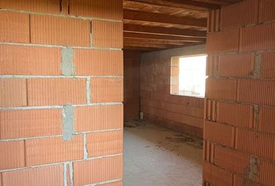 Casă cu 10 camere cu Teren 400 Mp în Central - 6