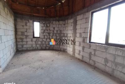 Casă cu 3 camere cu Teren 221 Mp în Central