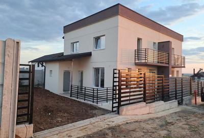 Casă cu 3 camere în Șimnicu de Jos - 8