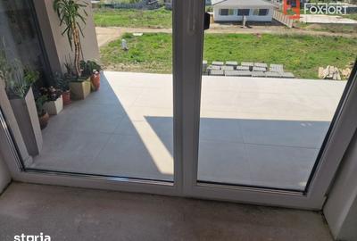 Apartament cu 2 camere decomandat în Remetea Mare