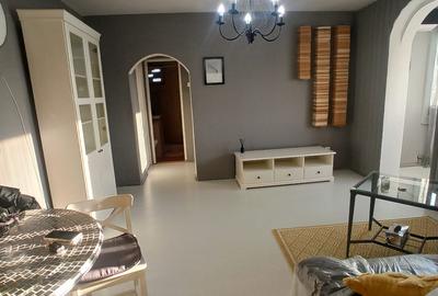 Apartament cu 2 camere semidecomandat, mobilat în Craiovei
