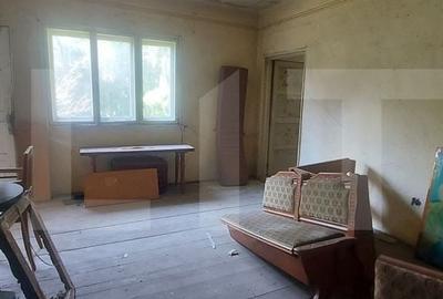 Casă cu 4 camere cu Teren 36000 Mp în Central