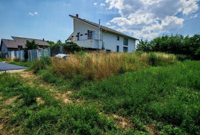 Teren Construcții intravilan de 823 mp, în Stupini