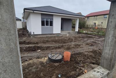 Casă cu 4 camere în Central - 1
