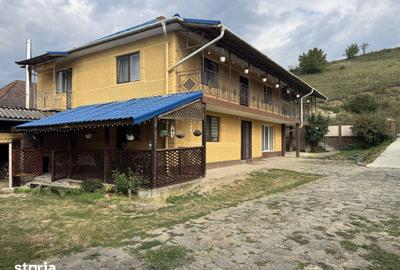 Casă cu 6 camere cu Teren 1000 Mp în Central - 1