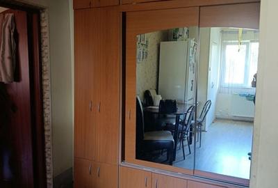 Apartament cu 2 camere decomandat în Petru Rareș