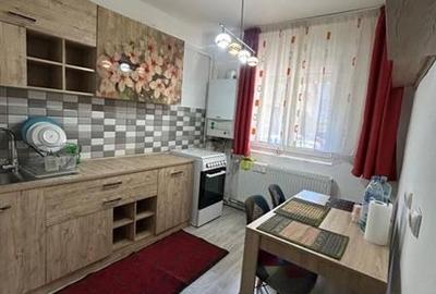 Apartament cu 4 camere semidecomandat în Florilor - 1