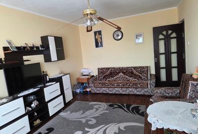 Apartament cu 3 camere decomandat, mobilat în 1 Mai - 2