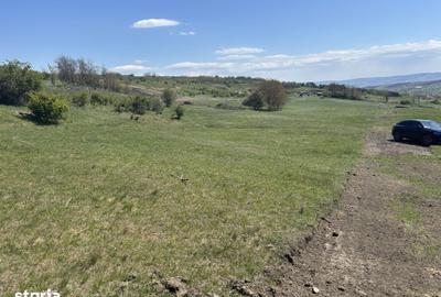 Teren de 1000 mp, în Iris