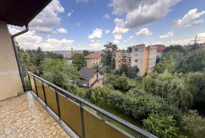 Apartament cu 4 camere semidecomandat, mobilat în Central - 9