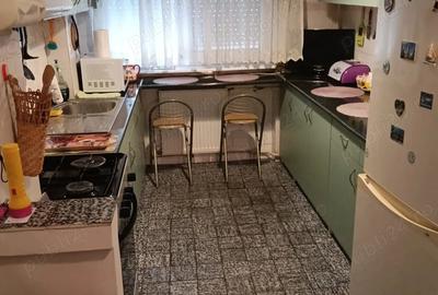 Apartament cu 4 camere semidecomandat în Dacia